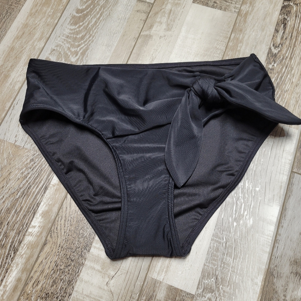 New Venus Black Side Tie Bikini Bottoms Size 4